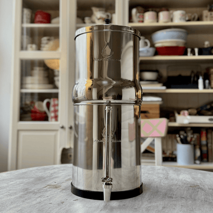 Aquaticstream fontaine à gravité Aquaticstream 8.5L Gravity Filtration système - inclus filtres 2 FTO+, 1 base inox, 1 robinet avec vue